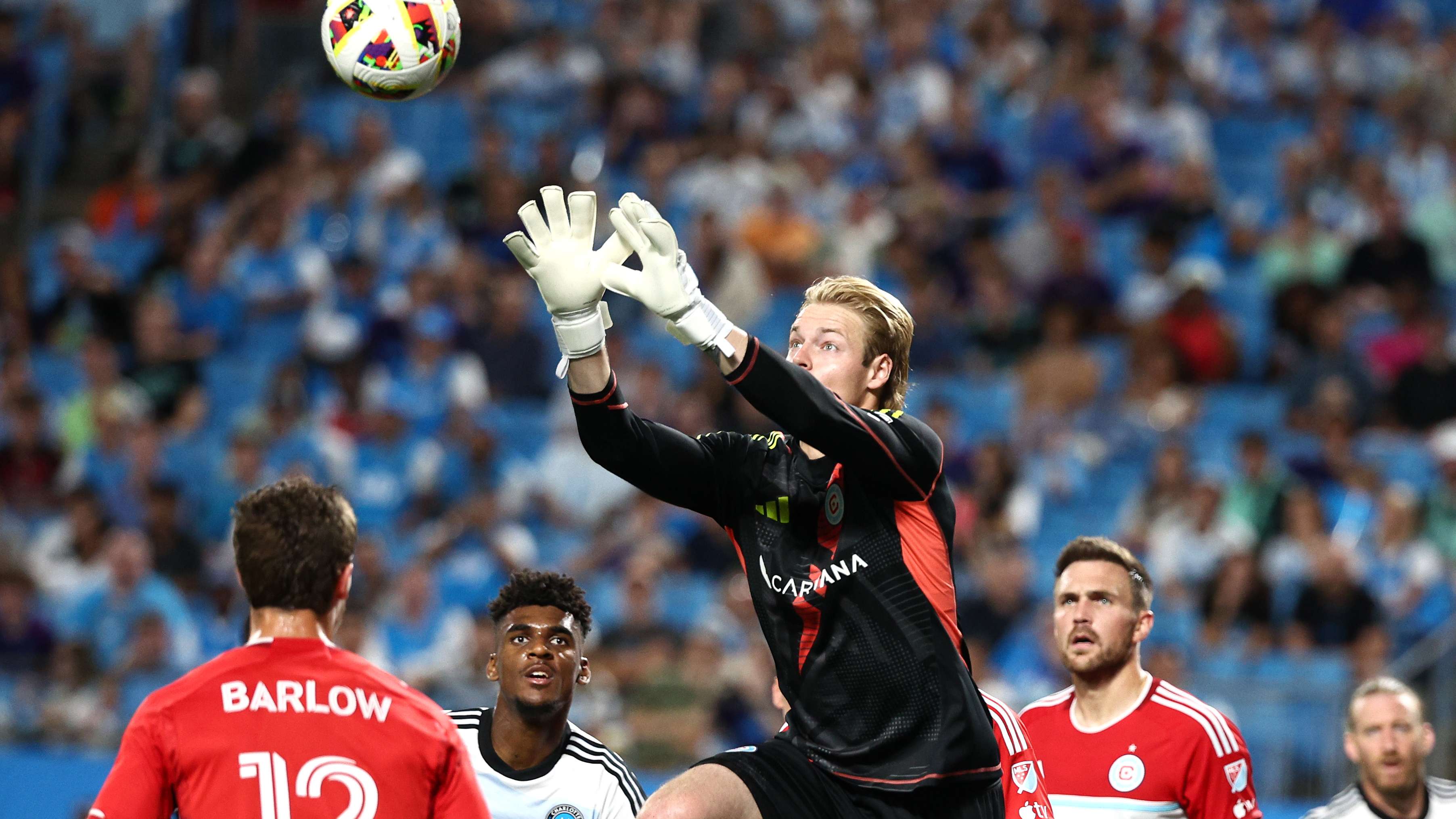 2024欧洲杯D组出线形势分析 法国荷兰争夺晋级资格的前景探讨